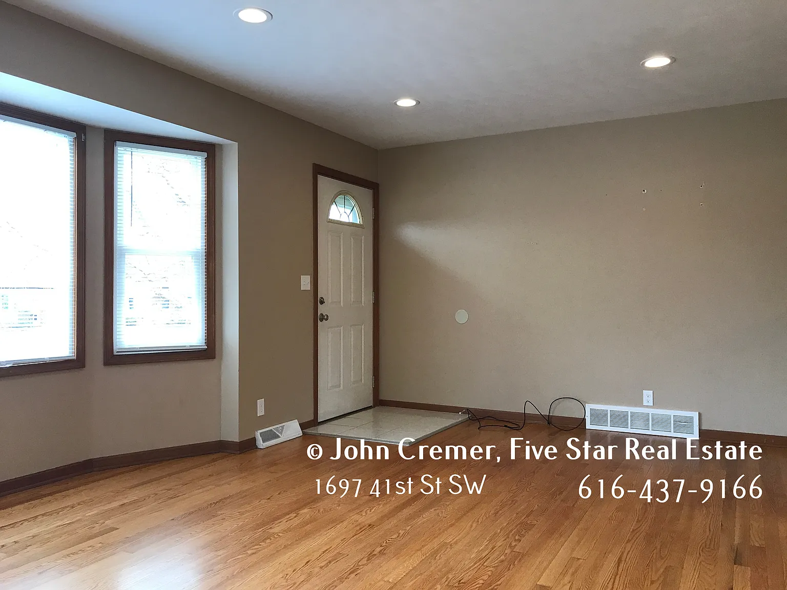 5 bed, 2078 sqft, $2,480 — Photo 2