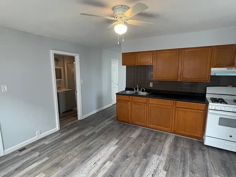 311 Union St #1N — Photo 2