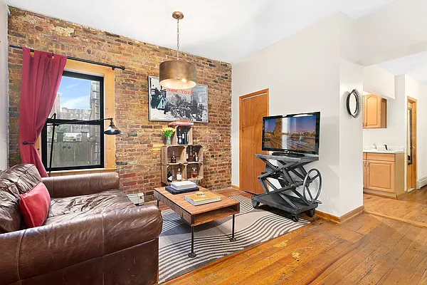Rented by Christie's International Real Estate Group, LLC | media 2