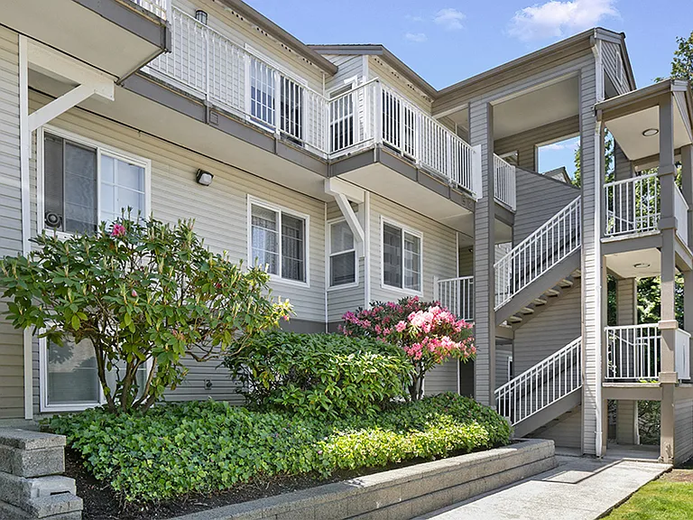 Select the one-, two-, or three- bedroom floor plan to suit your needs