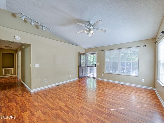 4th image of 4515 Lonas Dr