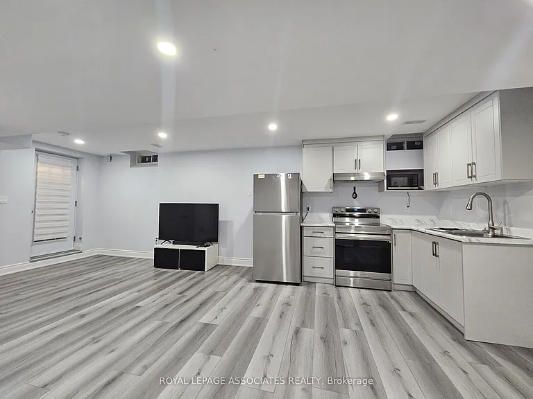 131 Lloyd Sanderson Dr — Photo 5