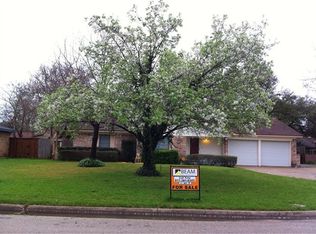 1002 Holly Hill Ct, Arlington, TX 76014