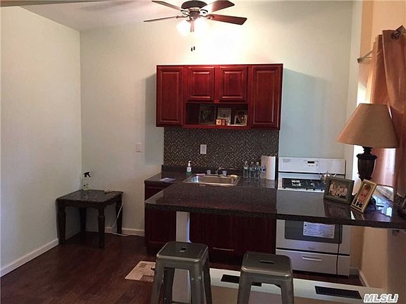 5th image of 125 Hempstead Gardens Dr APT G2d