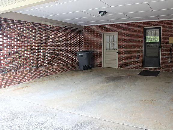 3rd image of 14 Fontana Dr