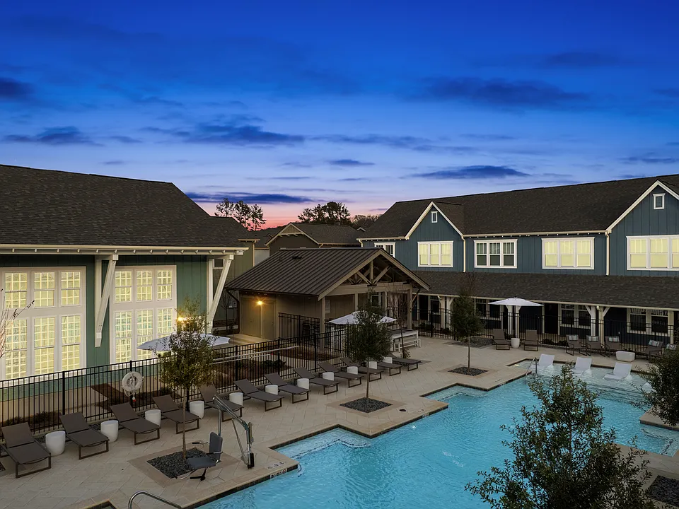 Luxury Pool