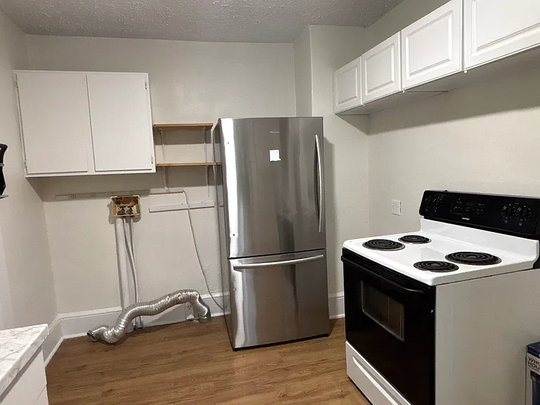 140 Fairview Ave — Photo 6