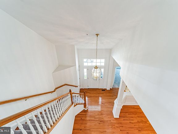 3rd image of 3825 Glen Eagles Dr