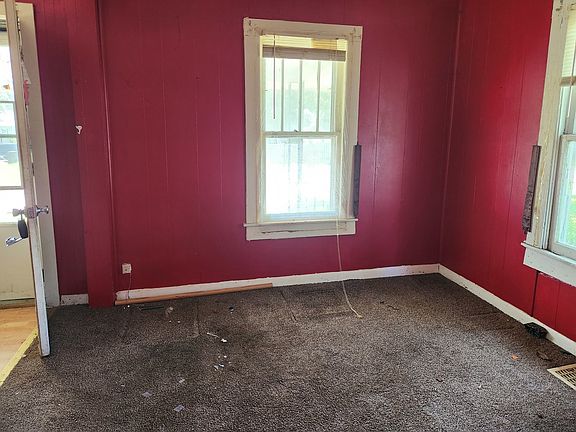 4th image of 816 Warren Ave