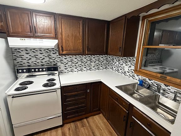 2nd image of 207 E Trevitt St