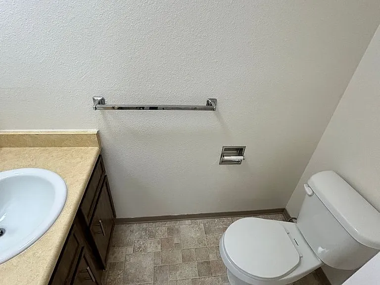 846 Homedale Rd — Photo 10