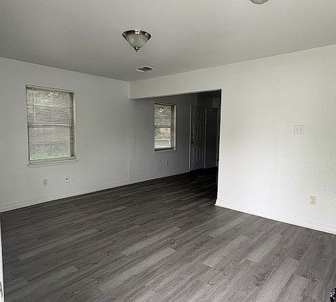 2nd image of 403 S 7th St