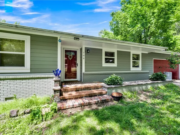 700 E Edna St, Fayetteville, AR 72703