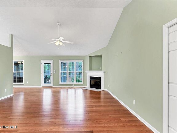 4th image of 3 Oak Tree Lane