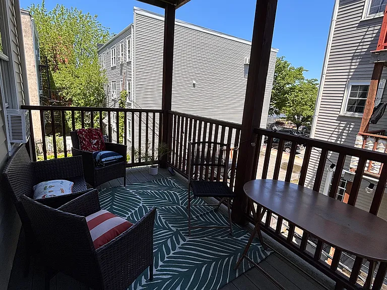 180 Bolton St — Photo 11
