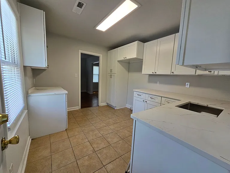 300 Mary Scott Dr — Photo 6