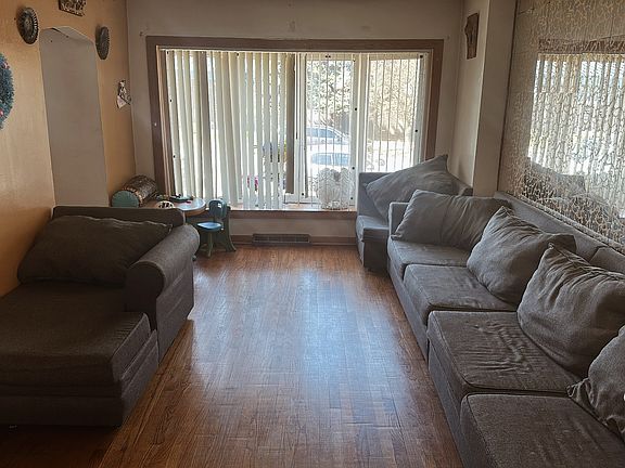 3rd image of 4953 S Laramie Ave