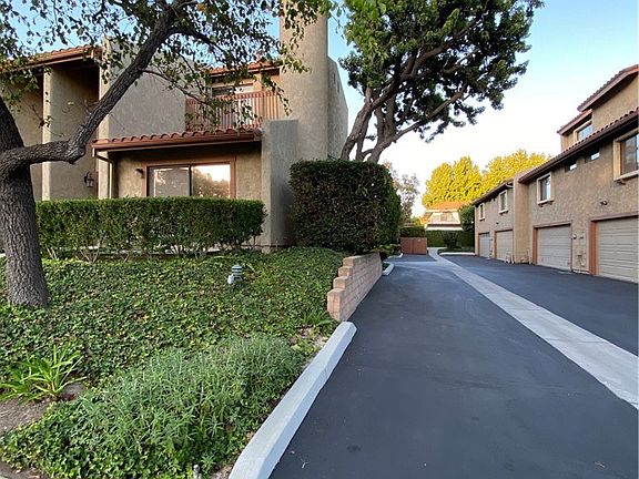 3rd image of 678 Rosewood Ave
