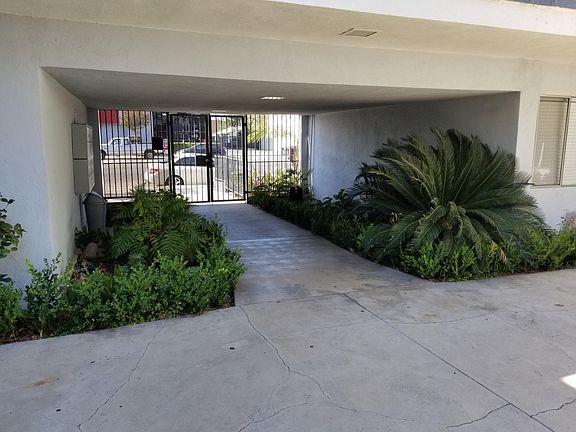 2nd image of 6830 Woodley Ave APT 4