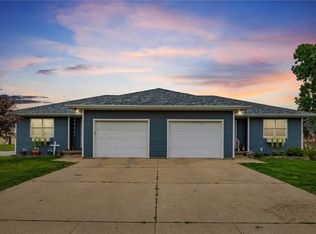 1030 E 12th St N, Newton, IA 50208