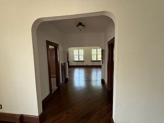 Hallway between Livingroom and Dining Room