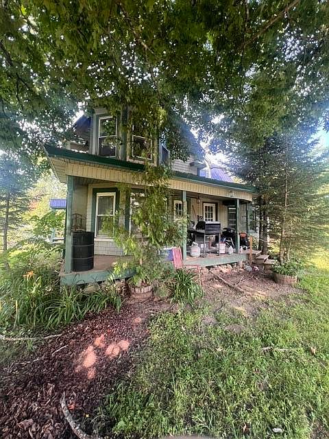 1st image of 1004 Estabrook Road