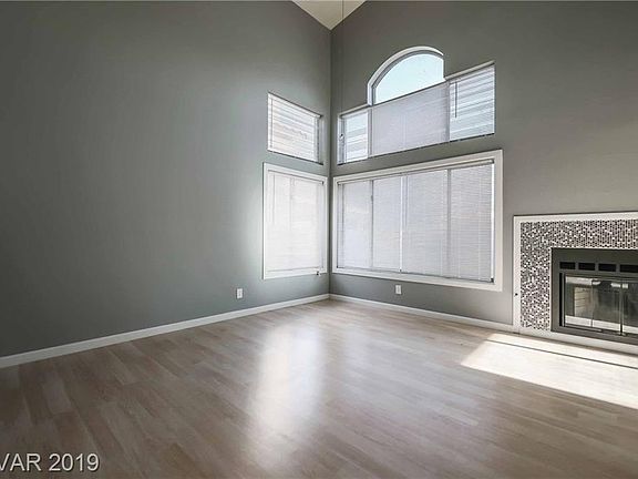 3rd image of 5897 Woodfield Dr
