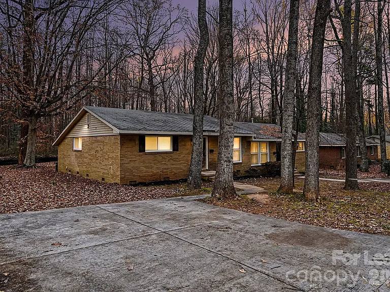 5001 Lakecrest Dr — Photo 3