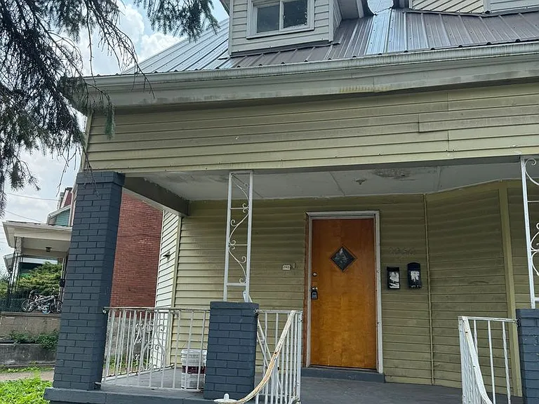 2050 Monongahela Ave — Photo 1