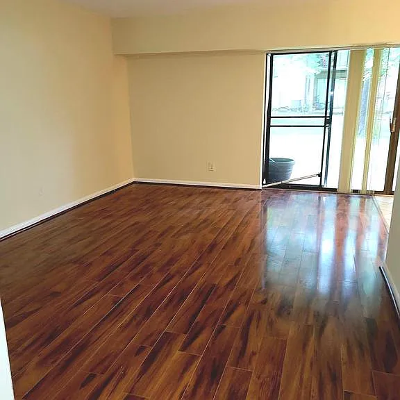 2226 Castle Rock Sq #1B — Photo 7