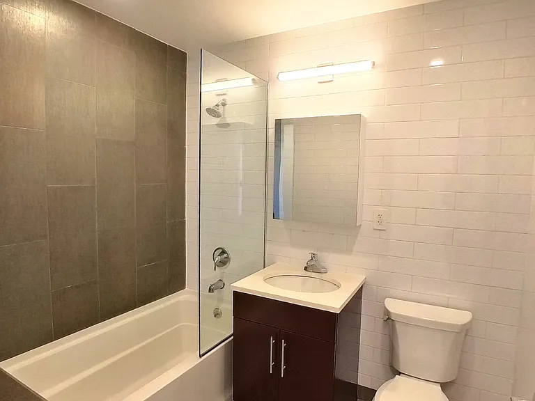 96 Steuben St #4E — Photo 8