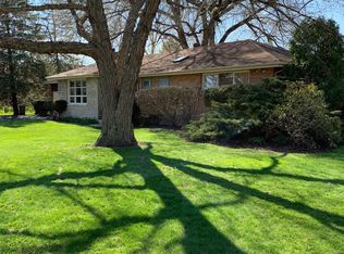 1032 Heatherfield Ln, Glenview, IL 60025