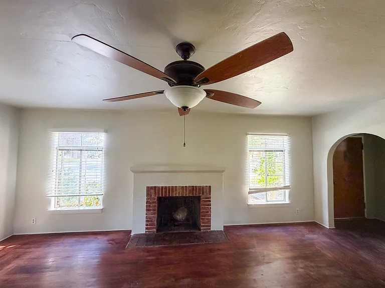 625 Adams Ave — Photo 8