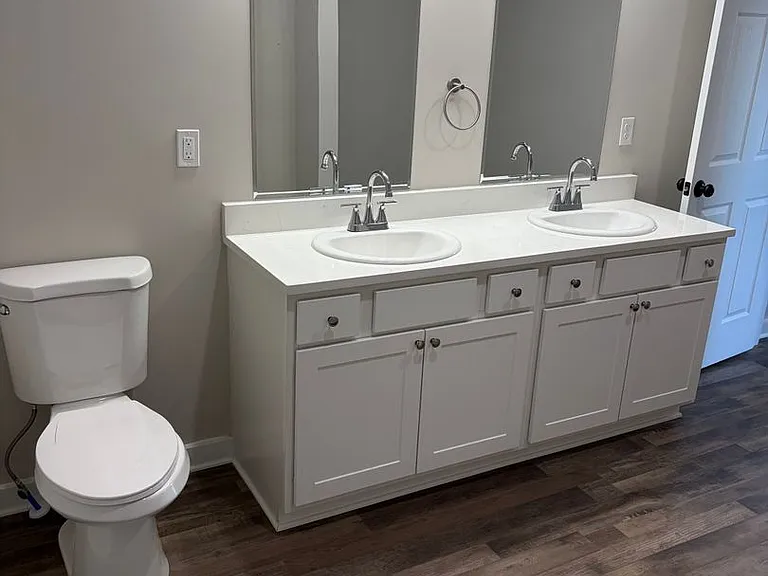 1324 S Main St — Photo 17