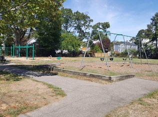 143 River St, Newton, MA 02465