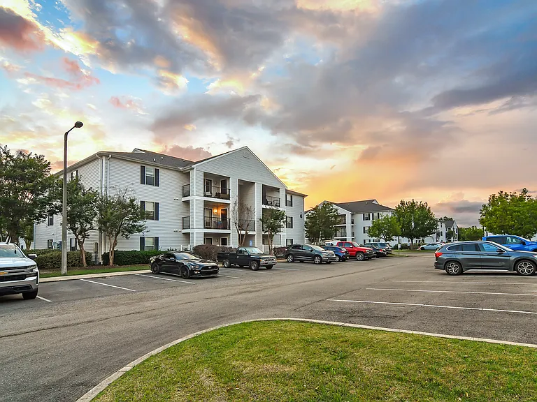 Avalon Apartment Homes — Photo 21