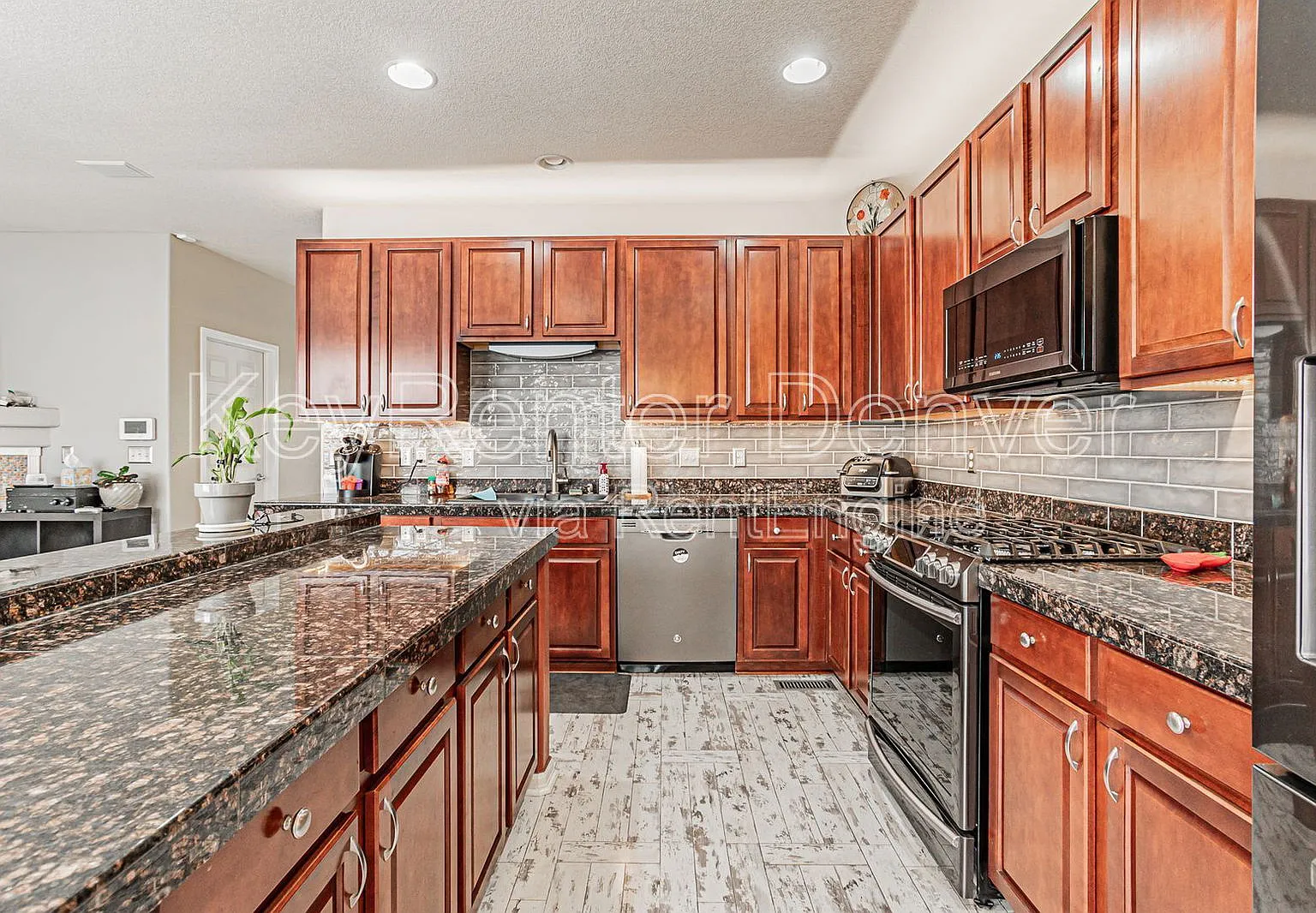 3 bed, 2.5 bath, 1792 sqft, $2,700 — Photo 1