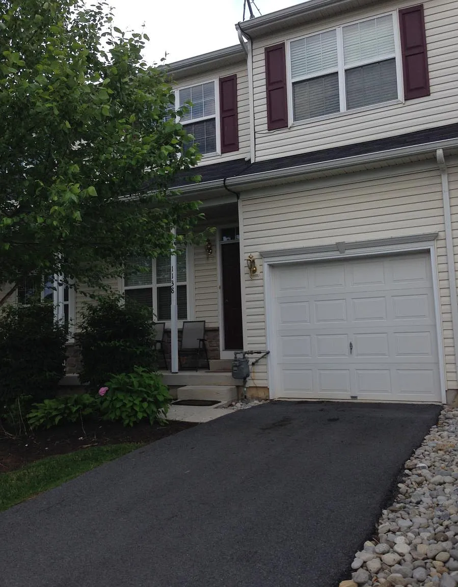 1138 Tudor Drive — Photo 2