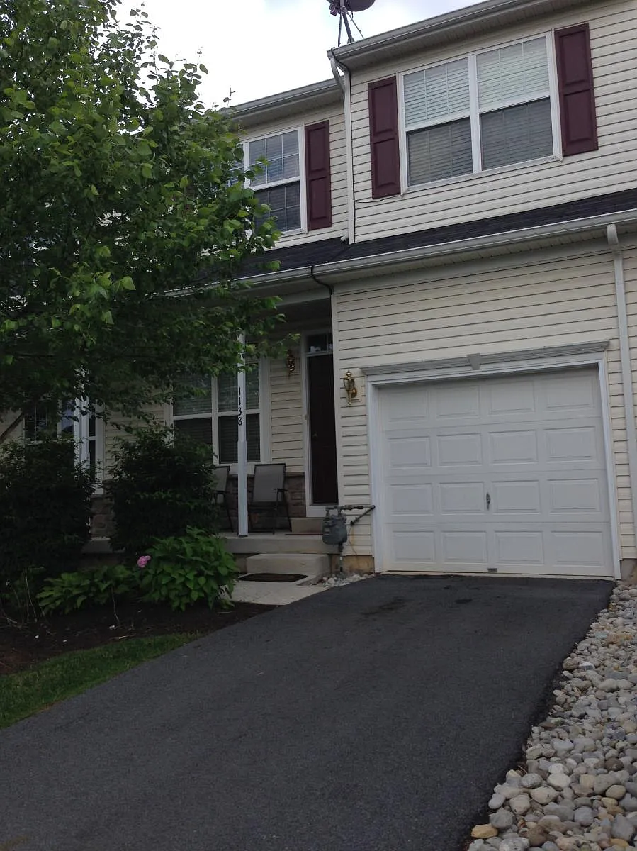 Building Photo - 1138 Tudor Dr