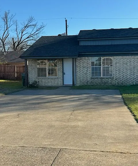 1714 Georgia St — Photo 1