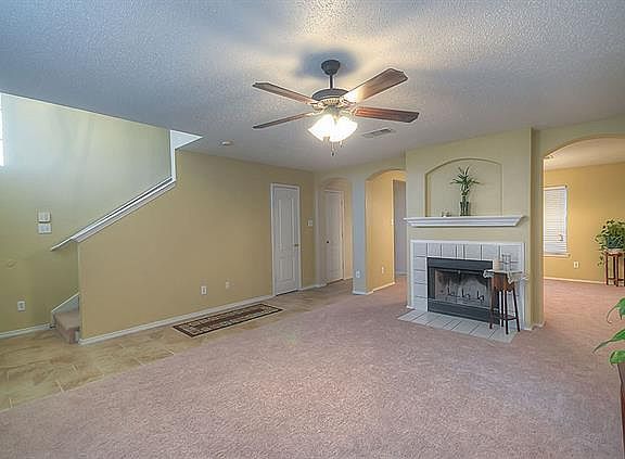 4th image of 700 Oriole Dr