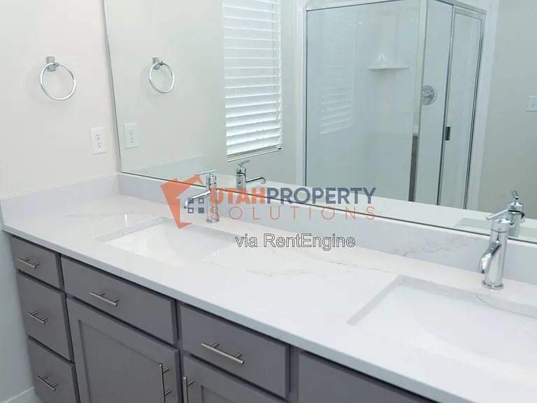 388 S 980 W — Photo 17