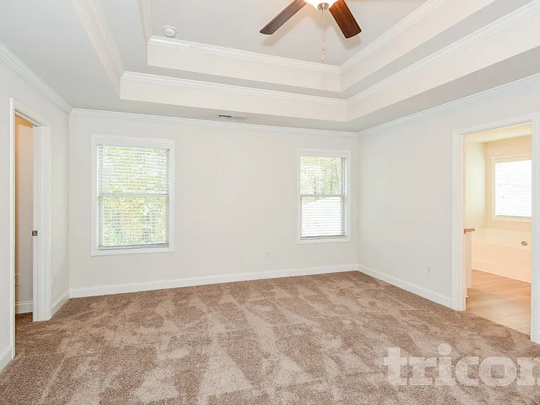 584 Ireland Ln — Photo 7