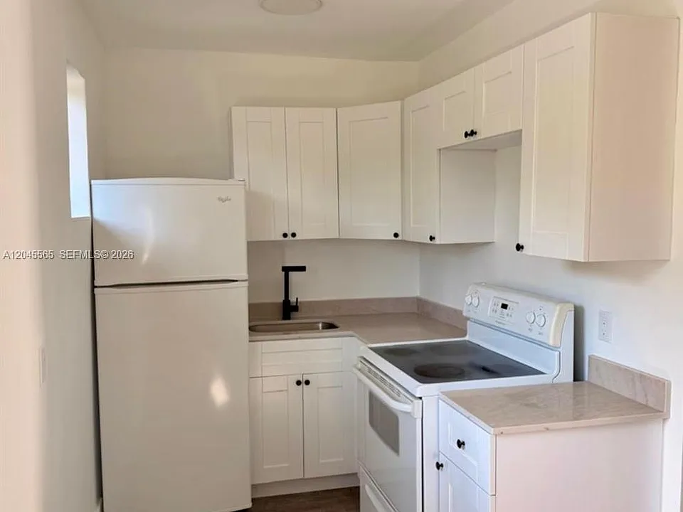 7535 NE 2nd Ct #4