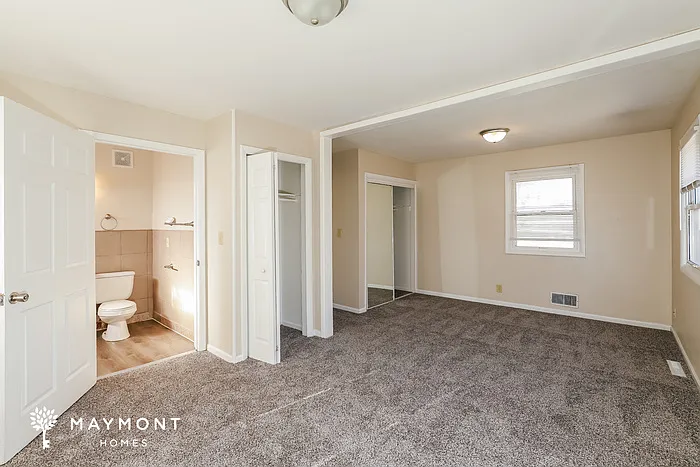 4704 Kensington Ave — Photo 10