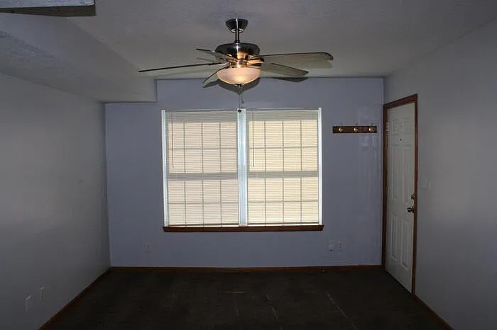 2 bed, 1.0 bath, $1,000 — Photo 3