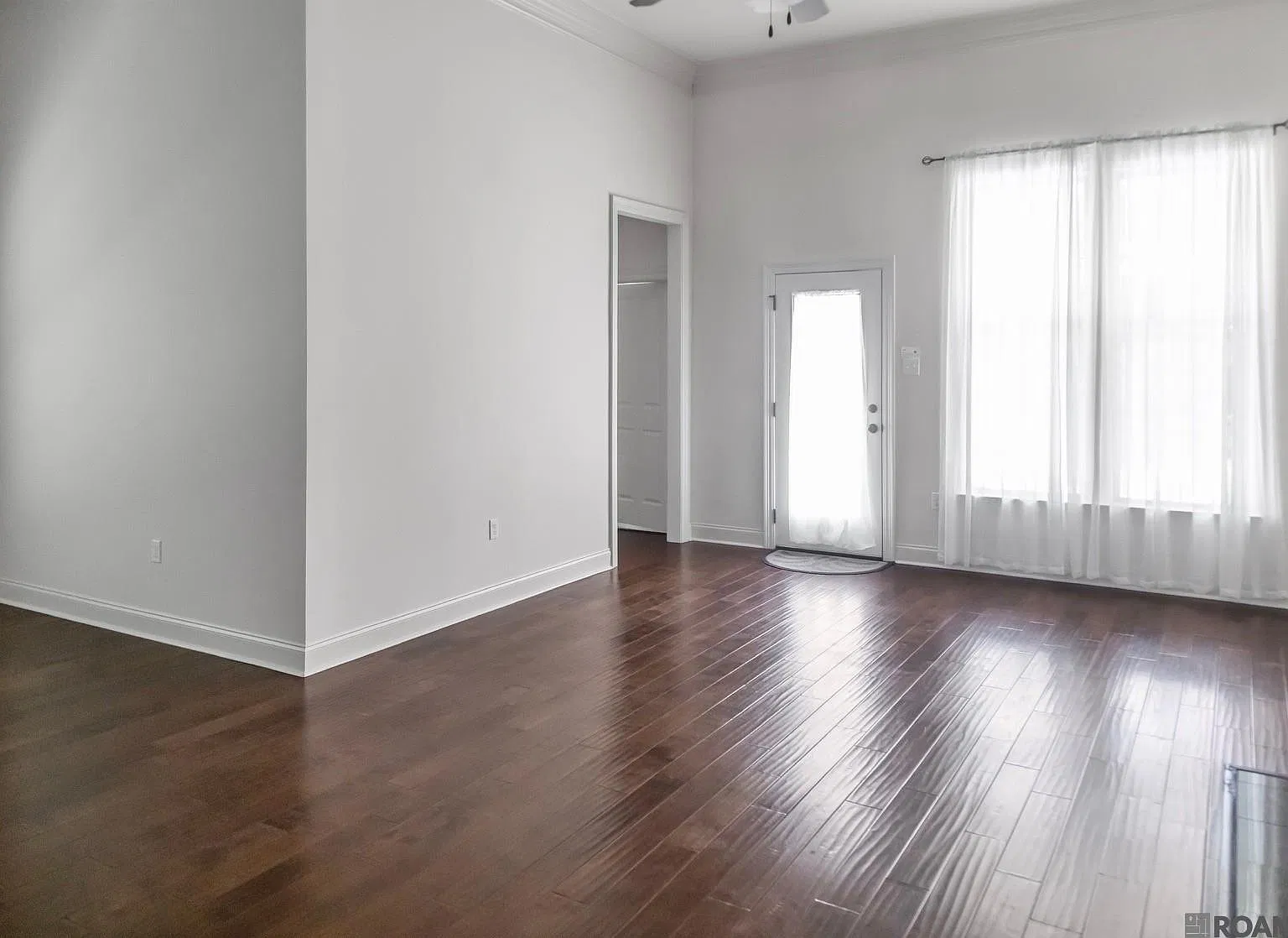 4 bed, 2275 sqft, $3,000 — Photo 2