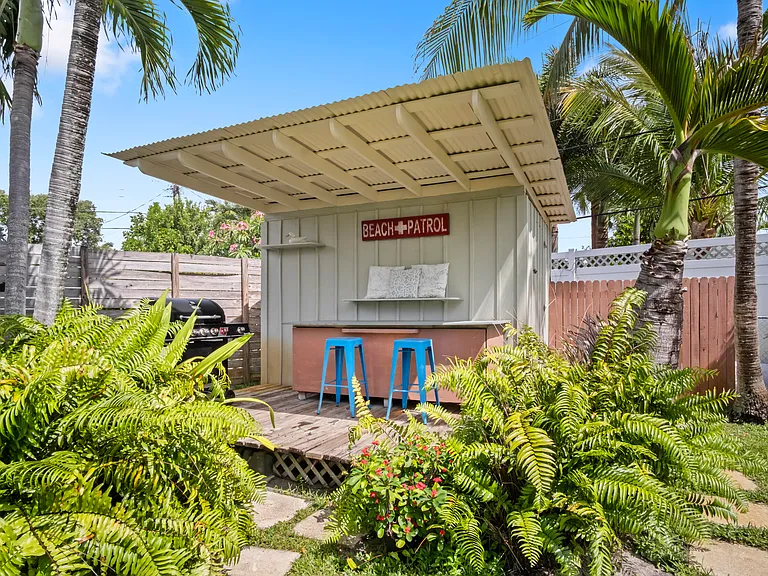 15 N Swinton Cir — Photo 11