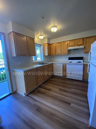 135-139 Prince Ave — Photo 28