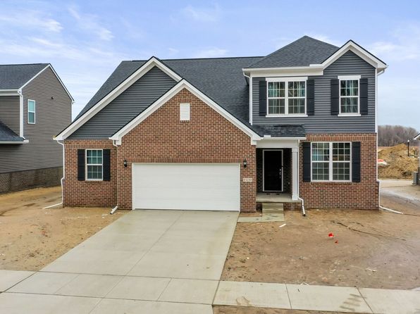 51230 Green Meadows Dr, Macomb, MI 48042